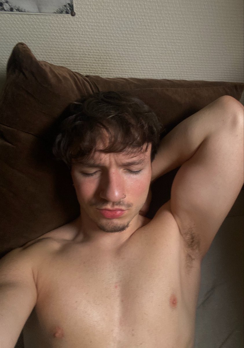 ethan 💋 tweet media