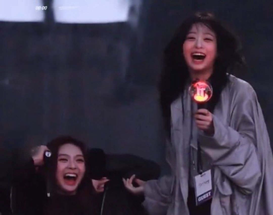 About Music tweet media