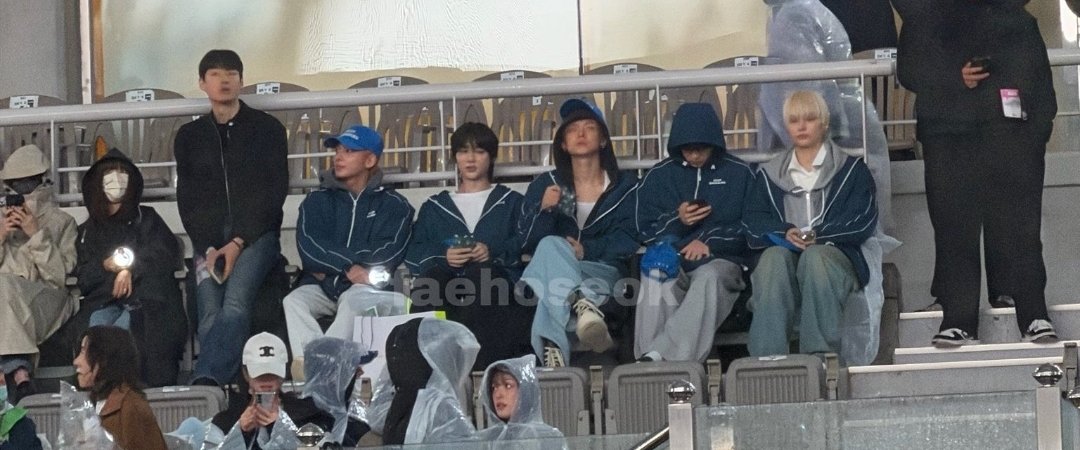 About Music tweet media