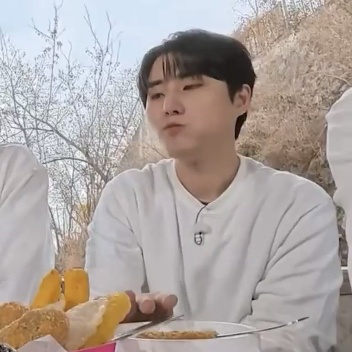 여식이.. tweet media