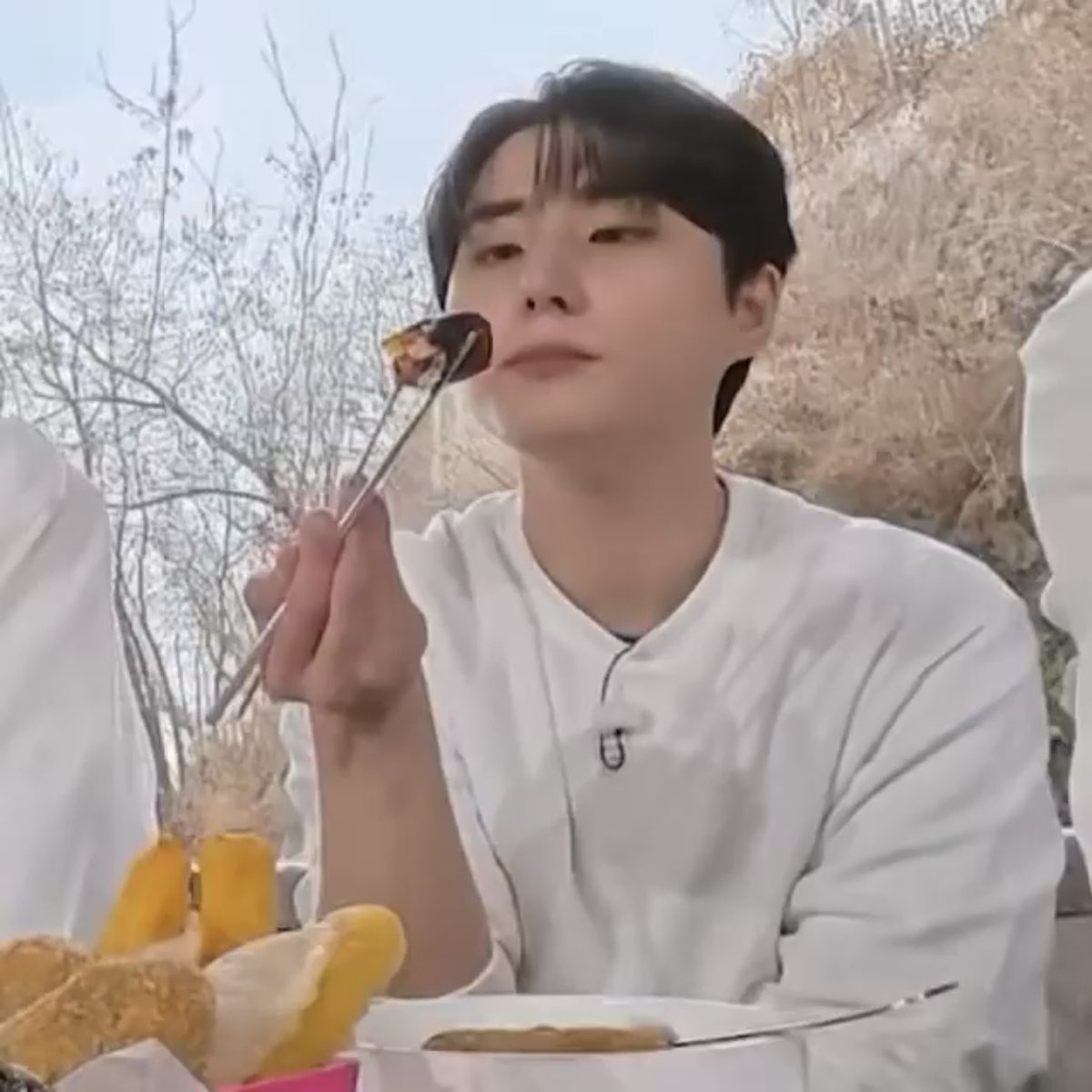 여식이.. tweet media