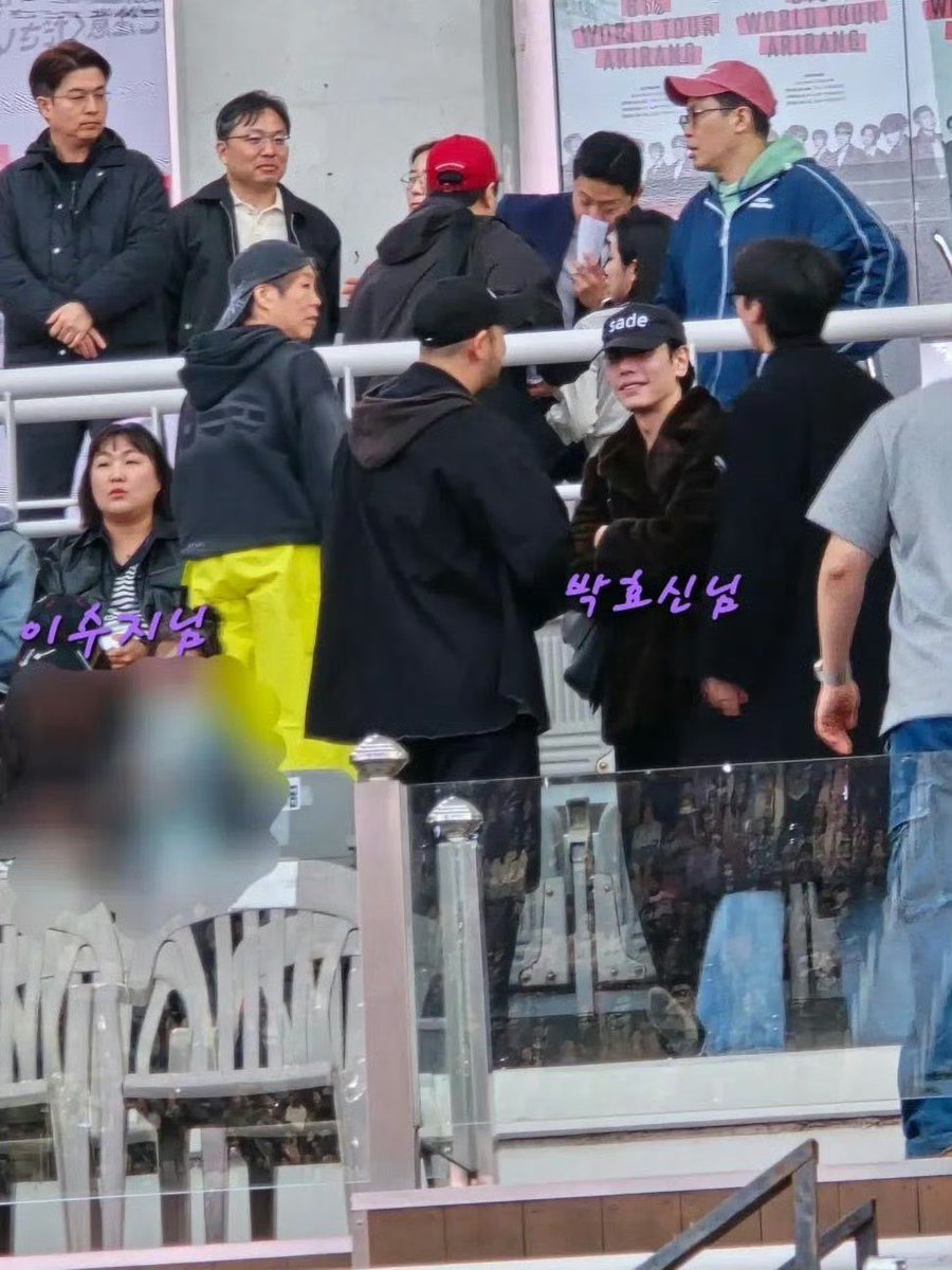 V STREAM tweet media