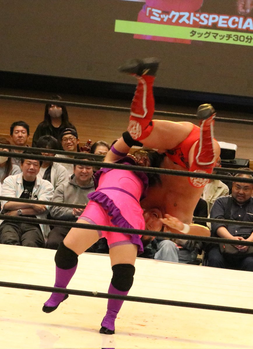 神無月 tweet media