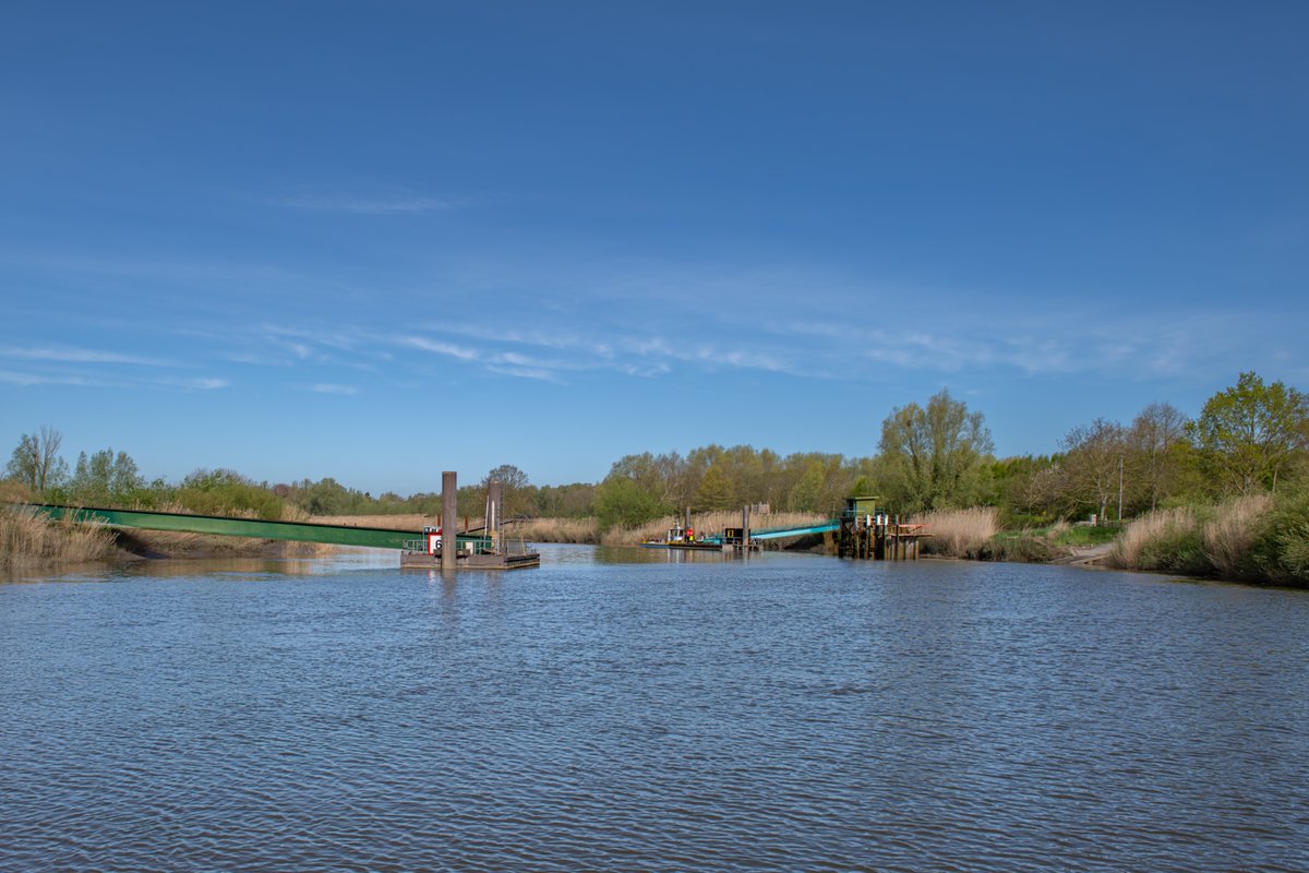 MarcWezema75157's tweet photo. #vrtweer #weerfoto #lente #zon #wolken #nikonphotography #Weatherphotography op de #grens van #Tielrode #Hamme 10u36 https://t.co/sDgMWcPnZA