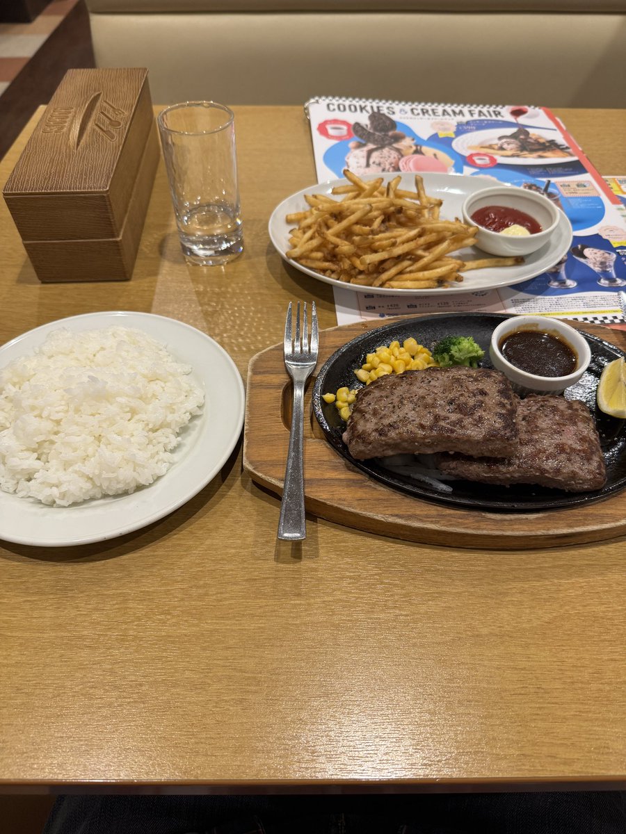 Zomasama's tweet photo. 食いすぎた https://t.co/b3uhQVCsME