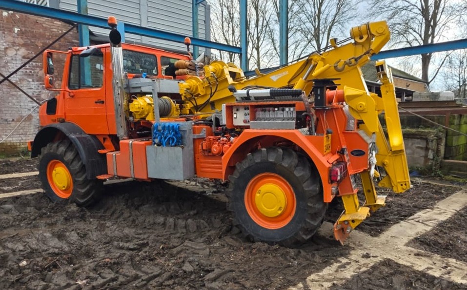 CrouchRecovery's tweet photo. The Unimogs doing Unimog things! ๐งก
#CrouchRecovery #OrangeArmy #TeamCrouch #Unimog #AllTerrainRecovery #AllWeather #OffRoadRecovery #SpecialistEquipment #SpecialistRecovery #MuddyTyres https://t.co/7uPSXVS9dB