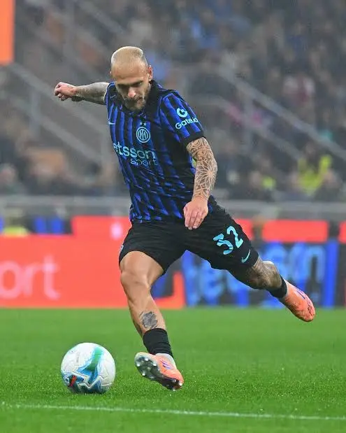 Elite Wingback Volume EPL🔥

Federico Dimarco 👉 OVER 1.5 Shots (-137)

Dimarco has cleared this in 8 of his last 10, averaging 3.1 shots, that’s double the line.

This isn’t luck… it’s role driven.

He’s heavily involved in Inter’s attack, consistently pushing forward and