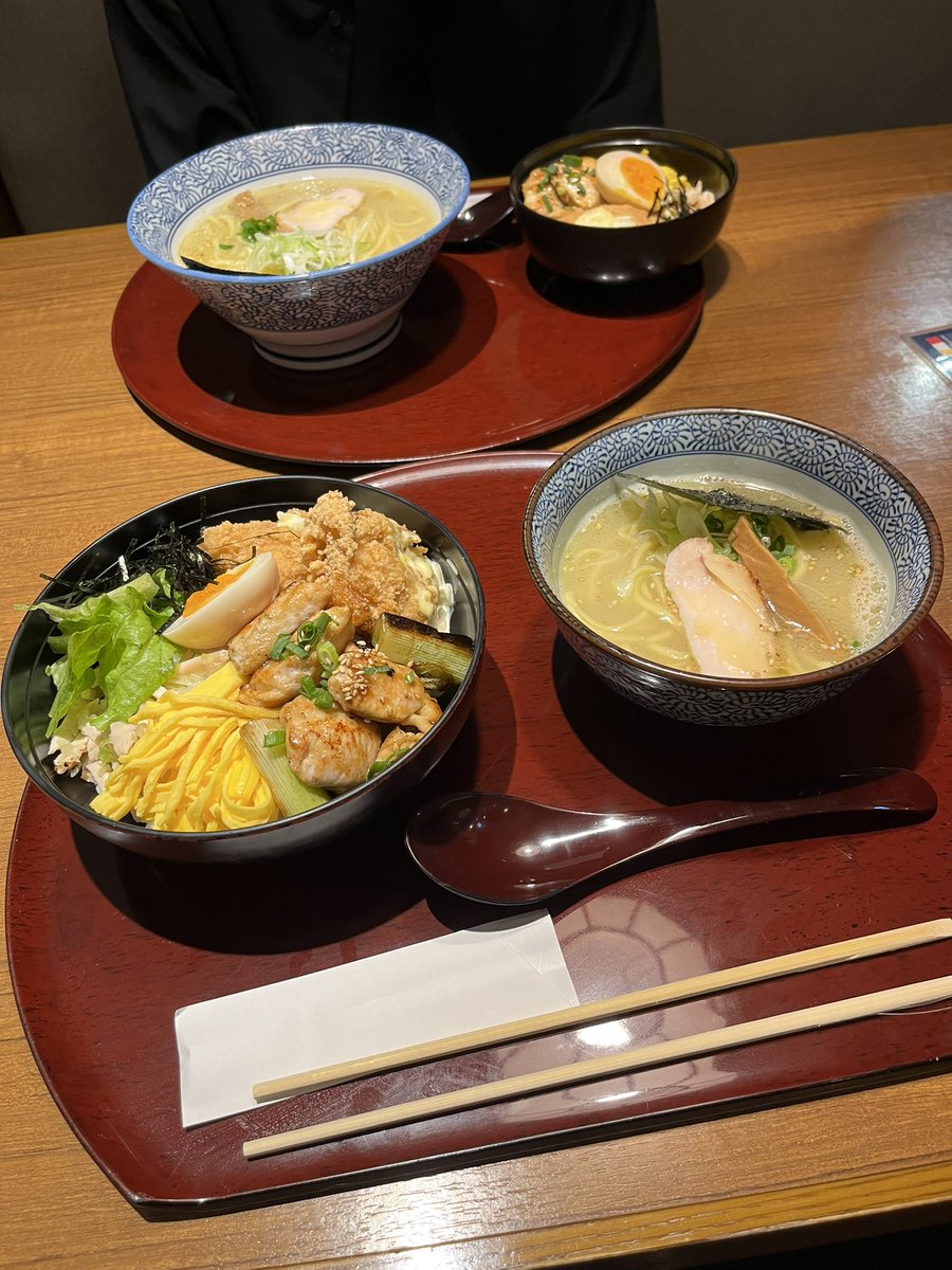 ヘルさん tweet media