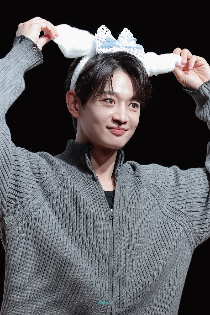 틸샤 𝑆𝑡𝑖𝑙𝑙 𝑆𝐻𝐼𝑁𝑒𝑒-𝑖𝑛𝑔 tweet media