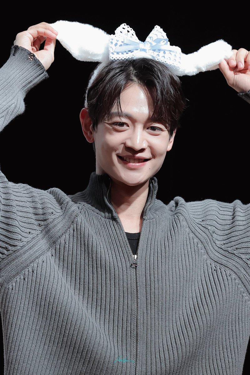 틸샤 𝑆𝑡𝑖𝑙𝑙 𝑆𝐻𝐼𝑁𝑒𝑒-𝑖𝑛𝑔 tweet media