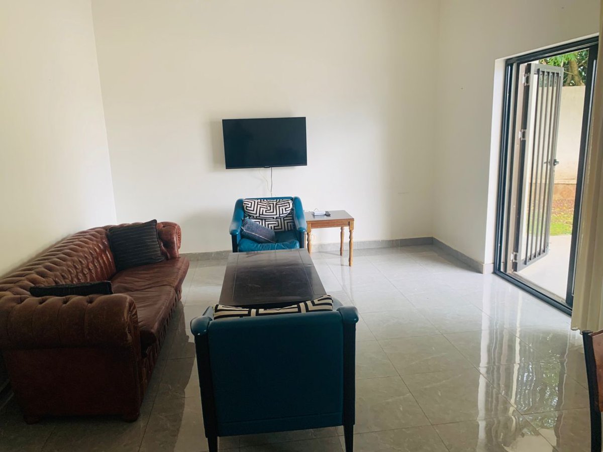 HouseInRwanda's tweet image. 🏠Kiyovu very nice house for rent in Kigali🆕 

💰Price: 2,000,000 RWF /month
🛏️Bedrooms 4
🛀Bathrooms:3
🚗Parking Available  
🌿Big Garden 

For further details:👇houseinrwanda.com/property/rent/…

Contact name:👨‍💼eMall Property

#house #rent #kigali