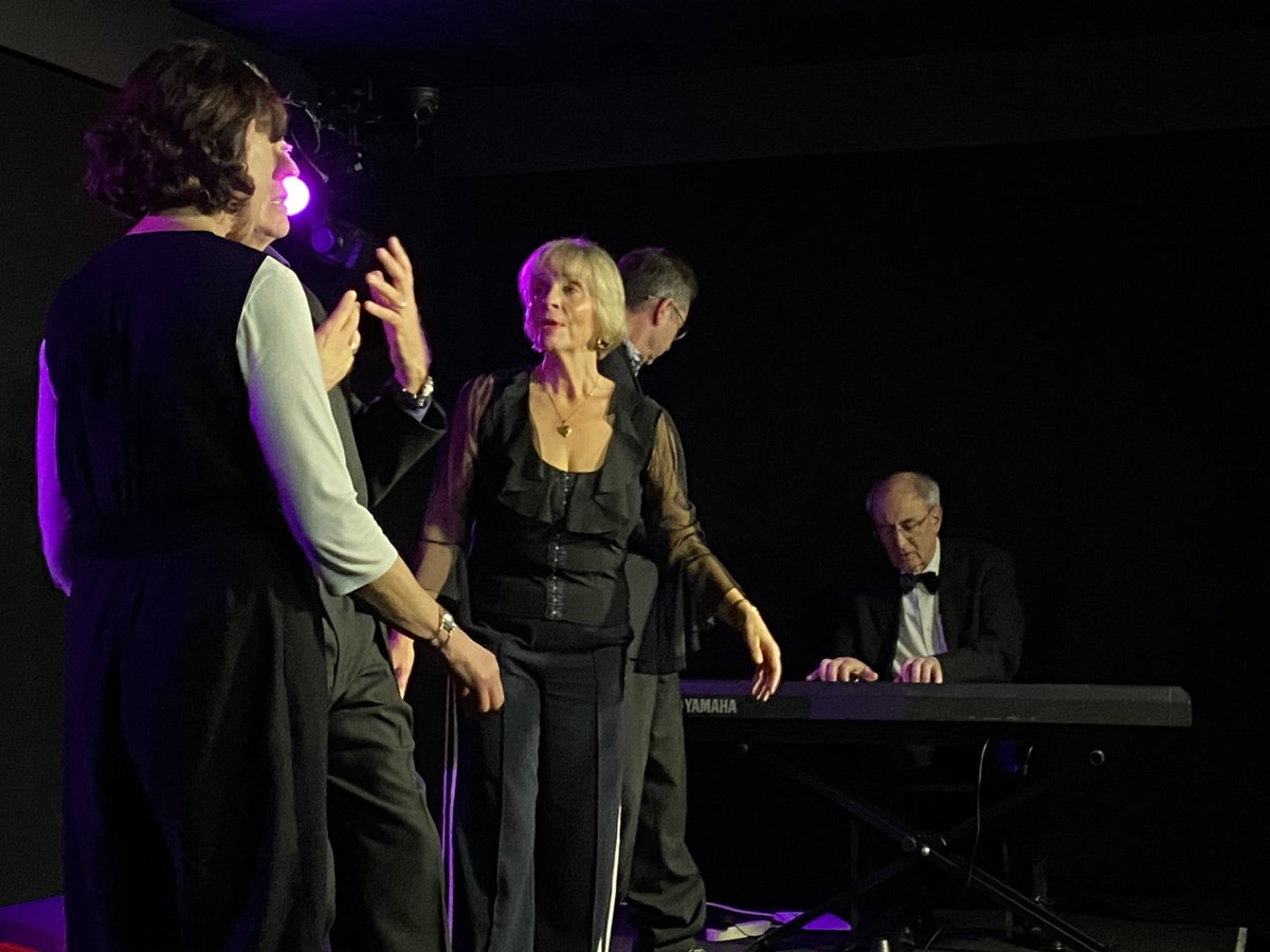 Hoopla Impro tweet media