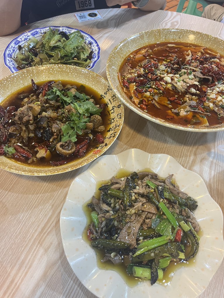 Vv讨厌下雨天 tweet media