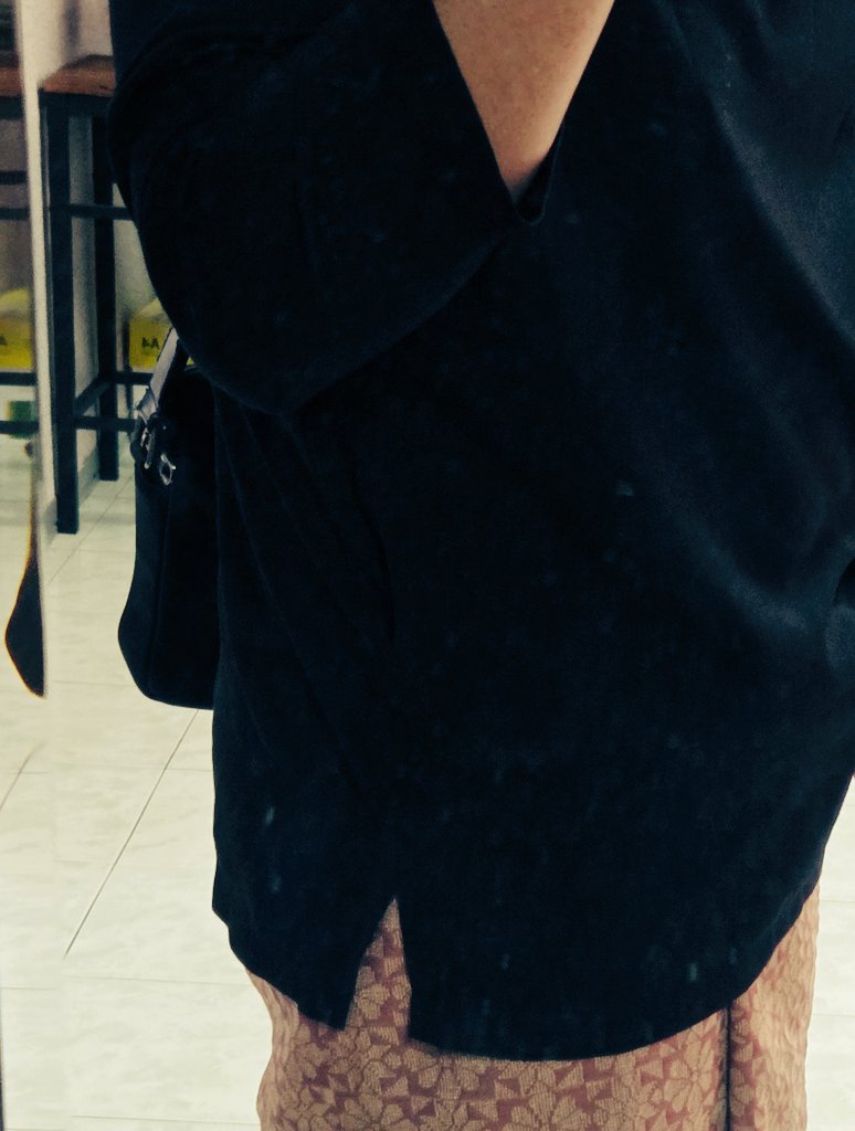 Nonexistencemf's tweet photo. Raya kan sebulan 🤣🤌🏻 https://t.co/w6bSNtR580