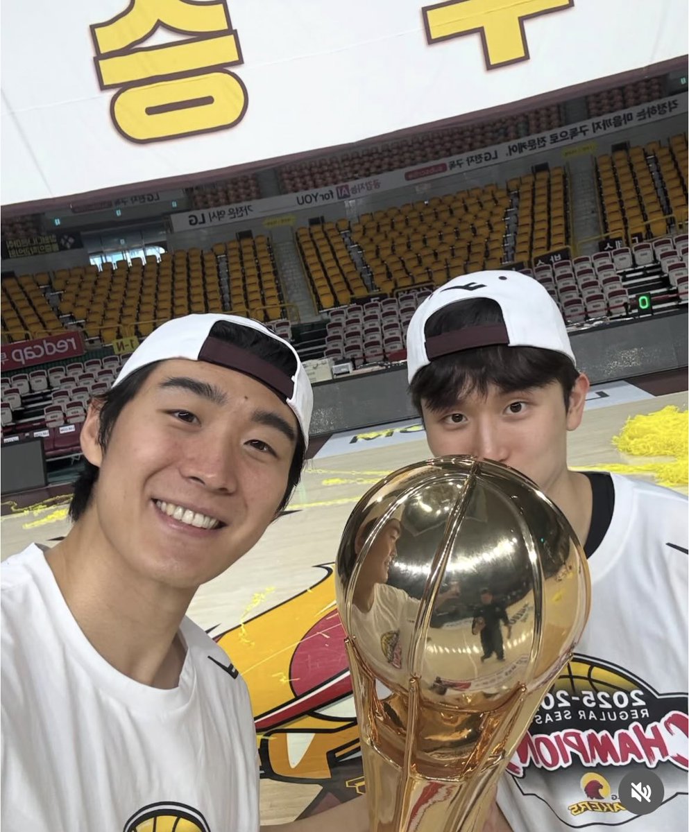 슛아ᵛ¹ tweet media