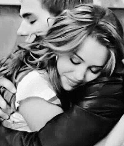 You have no idea how important you are to me and i have no idea how to explain it to you. ❤️
────✱*.｡:｡✱*.:🤍｡✧*.｡✰ ────