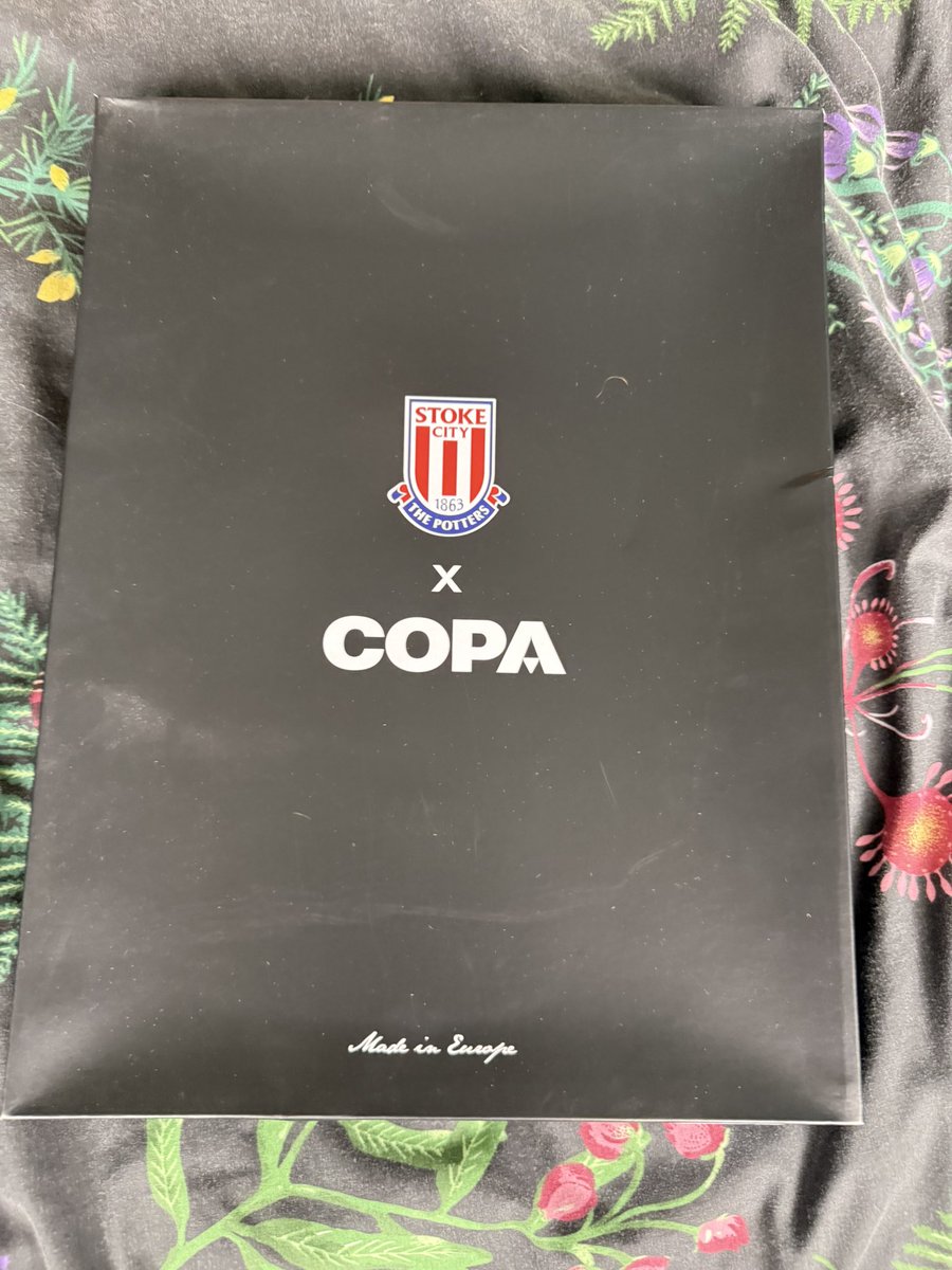 MeakinCraig's tweet image. Hey chaps ,

Any fellow stokies interested in these .

Brand new boxes I doubled up and totally forgot about them. Both xl

#stoke #stokecity