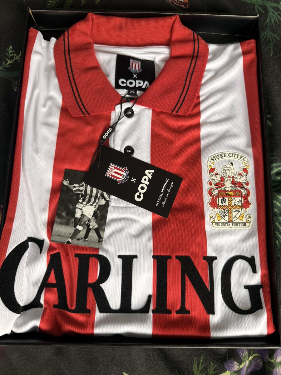 MeakinCraig's tweet image. Hey chaps ,

Any fellow stokies interested in these .

Brand new boxes I doubled up and totally forgot about them. Both xl

#stoke #stokecity