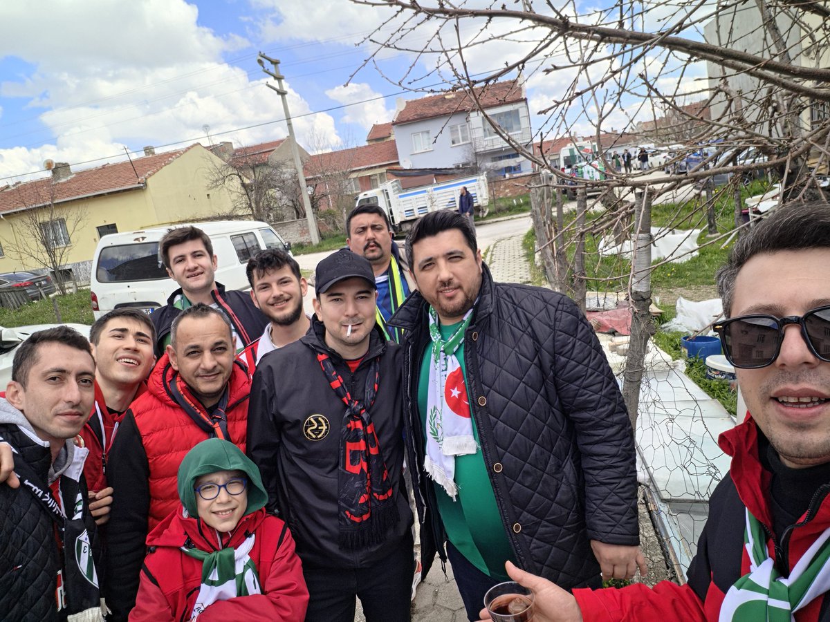 X hesabı tweet media