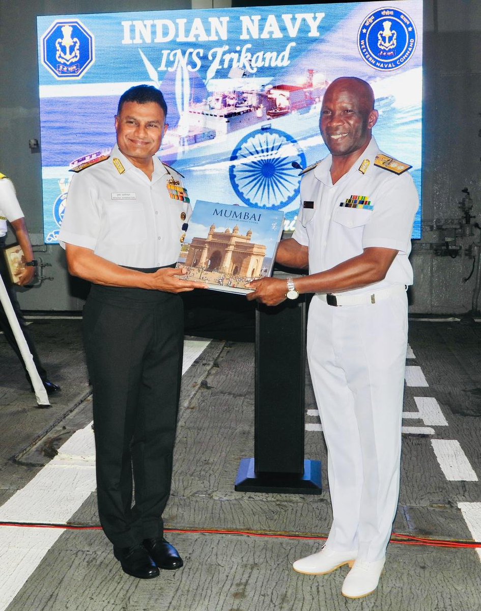 airnewsalerts's tweet image. The frontline guided-missile frigate of the @indiannavy, INS Trikand, concludes her port call at Mombasa in #Kenya. 

@SpokespersonMoD said that Flag Officer Commanding-in-Chief of the Western Naval Command, Vice Admiral Krishna Swaminathan, handed over INSAS rifles and