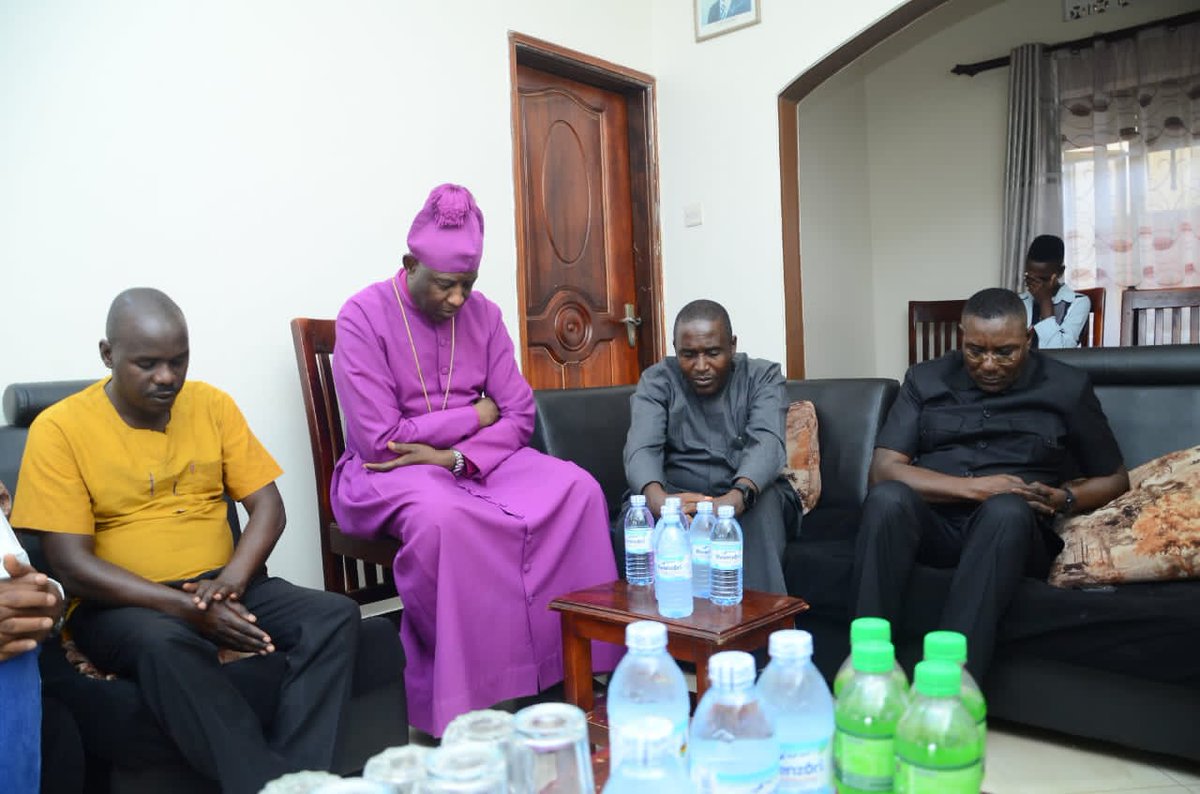 NabasaRihanga's tweet photo. @nilepostnews We pray that H.E @KagutaMuseveni unmask the mafias behind that saga and accord his fallen hero a descent burial as promised. https://t.co/1XEezjOJJK