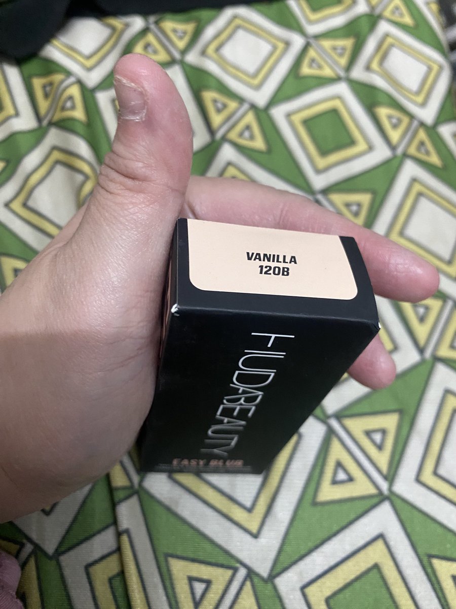 ellace16's tweet photo. IC WTS WTB

Hi! Selling this Hudabeauty easy blur foundation in the shade of Vanilla bought from Look..
Orig price: P2750
Selling price: P2500

Hnd pa po naoopen yan.. just send me a DM sa interested.. https://t.co/FuVD07pNPy