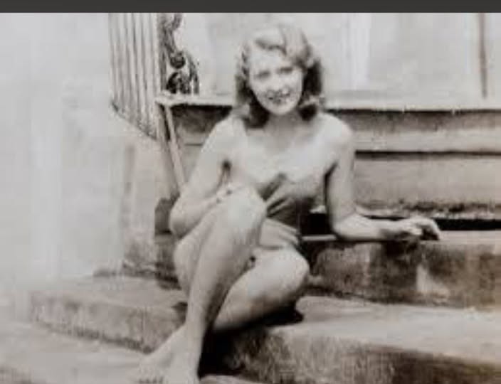 Kateri Seraphina tweet media