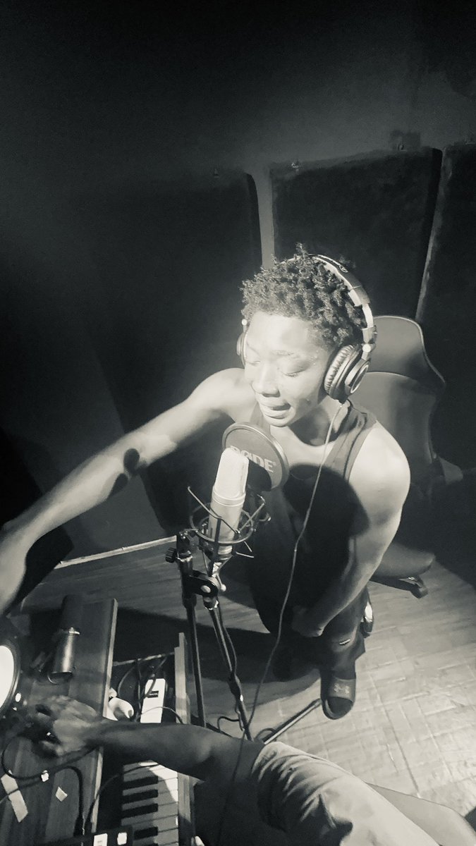 DY2_4L's tweet photo. WE COMING HARD AND ODI HEAVY ❤️
New Music out $oon
Keep streaming MY 1ST ELEVEN
if you haven’t gotten familiar ur late to the party
Tinye alu ❤️ even MY LORD IYOO is present
#dy2why https://t.co/KGnztFz6kE