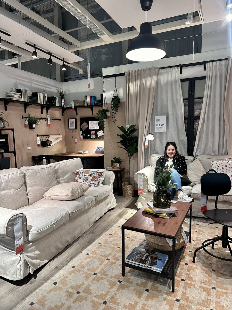 Şöyle bir gün oluyo