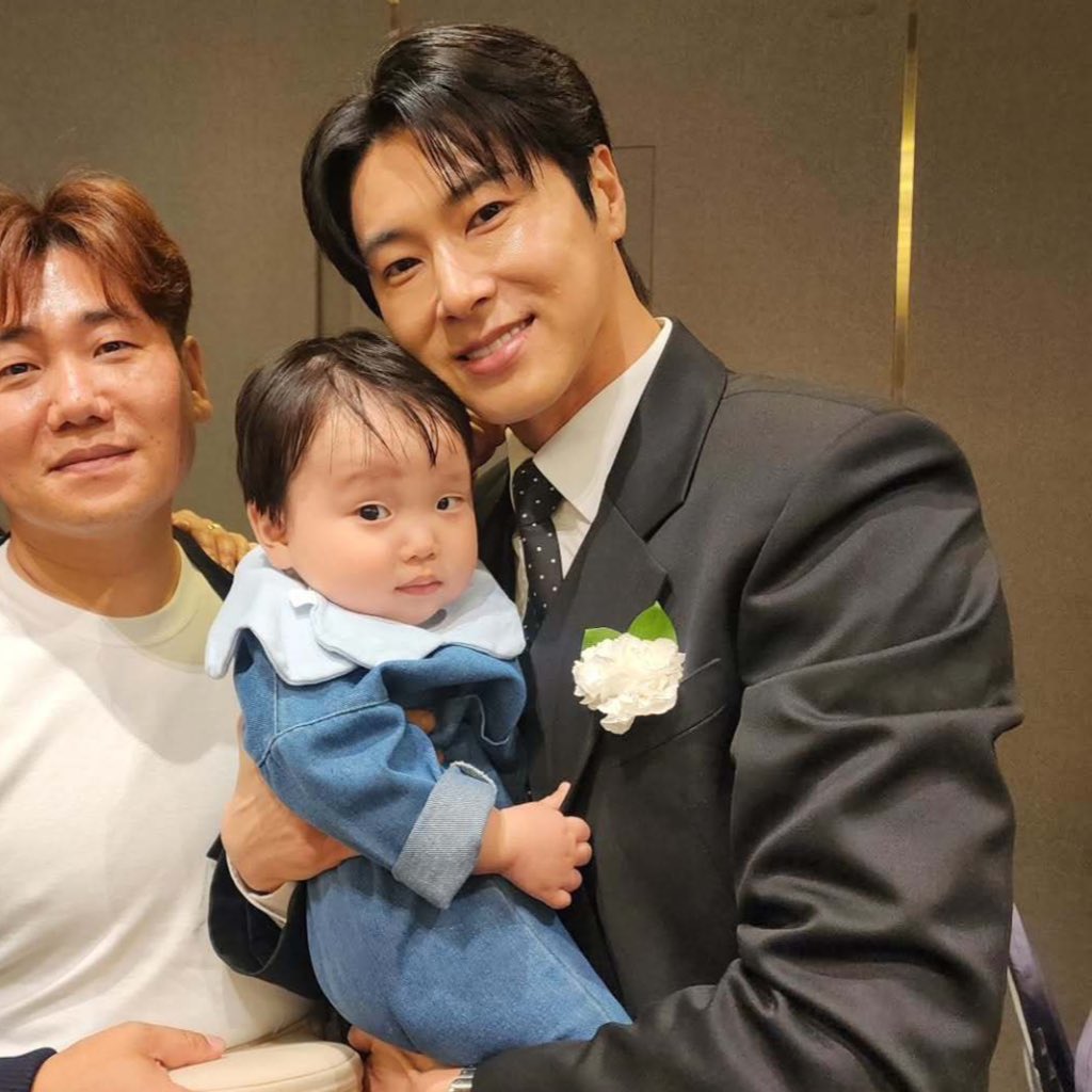 fin 🪽 tweet media