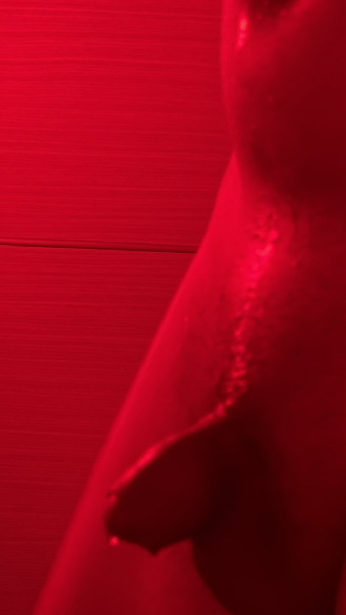 1204Connor's tweet photo. Red light 🔴 https://t.co/1MBiCXLaKQ