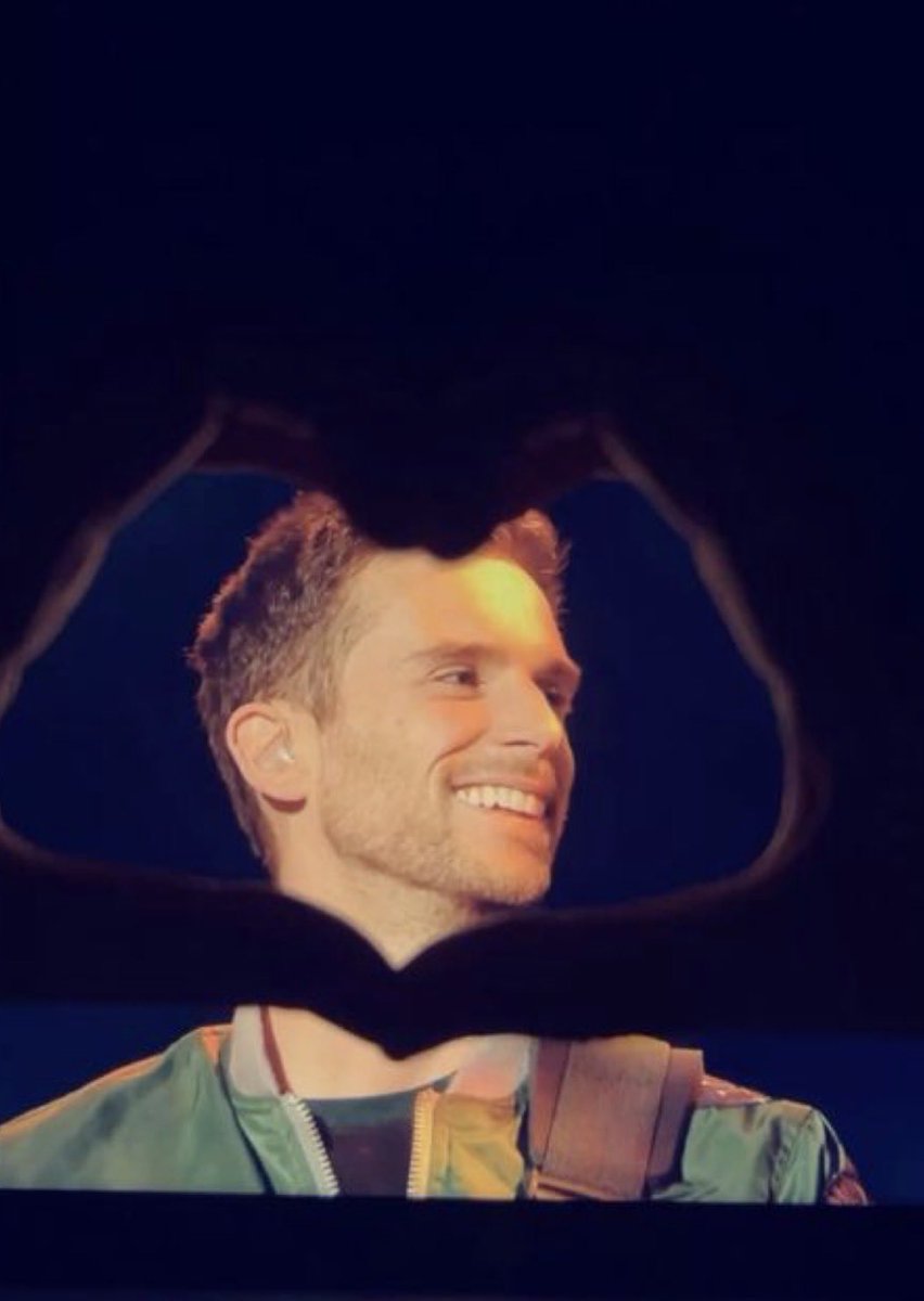 Ktt00000's tweet photo. Happy 48th Birthday to this gorgeous bass player! 
We all love him lots and hope he has the best birthday!!! 🥳 
(PS. Wasn’t Winona’s post adorable?! ☺️) https://t.co/vcGt3xUAYX
