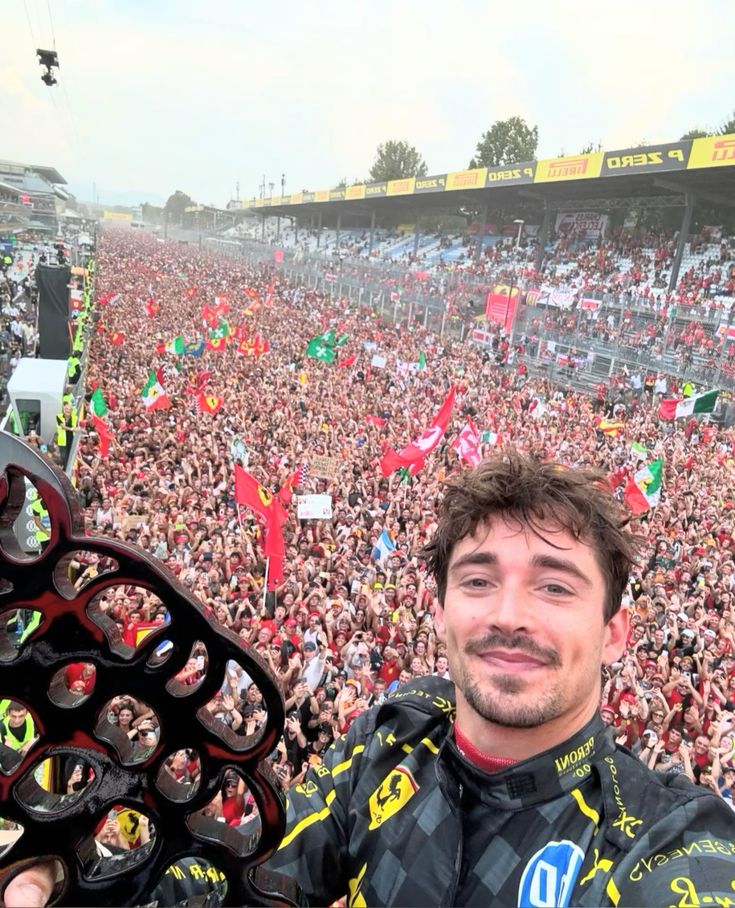 ehisupersic's tweet photo. scusatemi ma quando sento l'inno italiano a montecarlo la prima cosa a cui penso è sempre questa https://t.co/FW1tLEp1S9