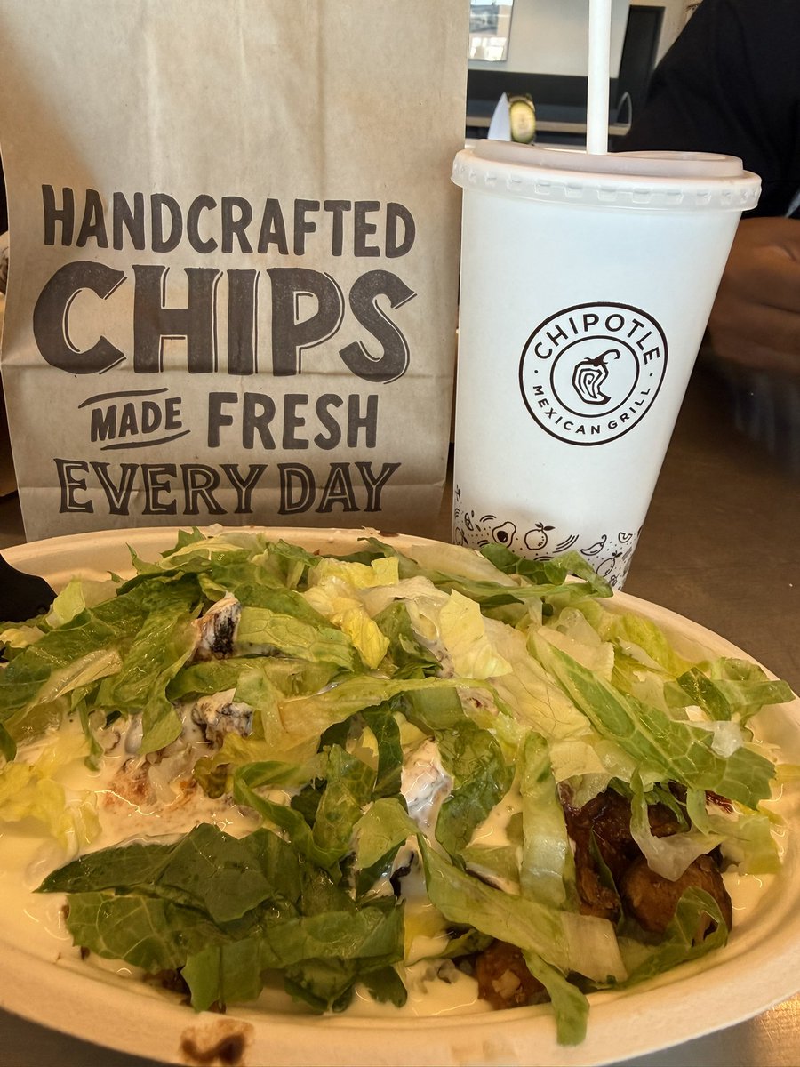 MelC930's tweet image. Happy Sunday ☀️ 

Gym ☑️ 
Food ☑️ 
Errands up next 🙌🏽 

Enjoying this last day of Spring Break ☀️ 

#Chipotle
#SundayFunday 
#Teachersof𝕏