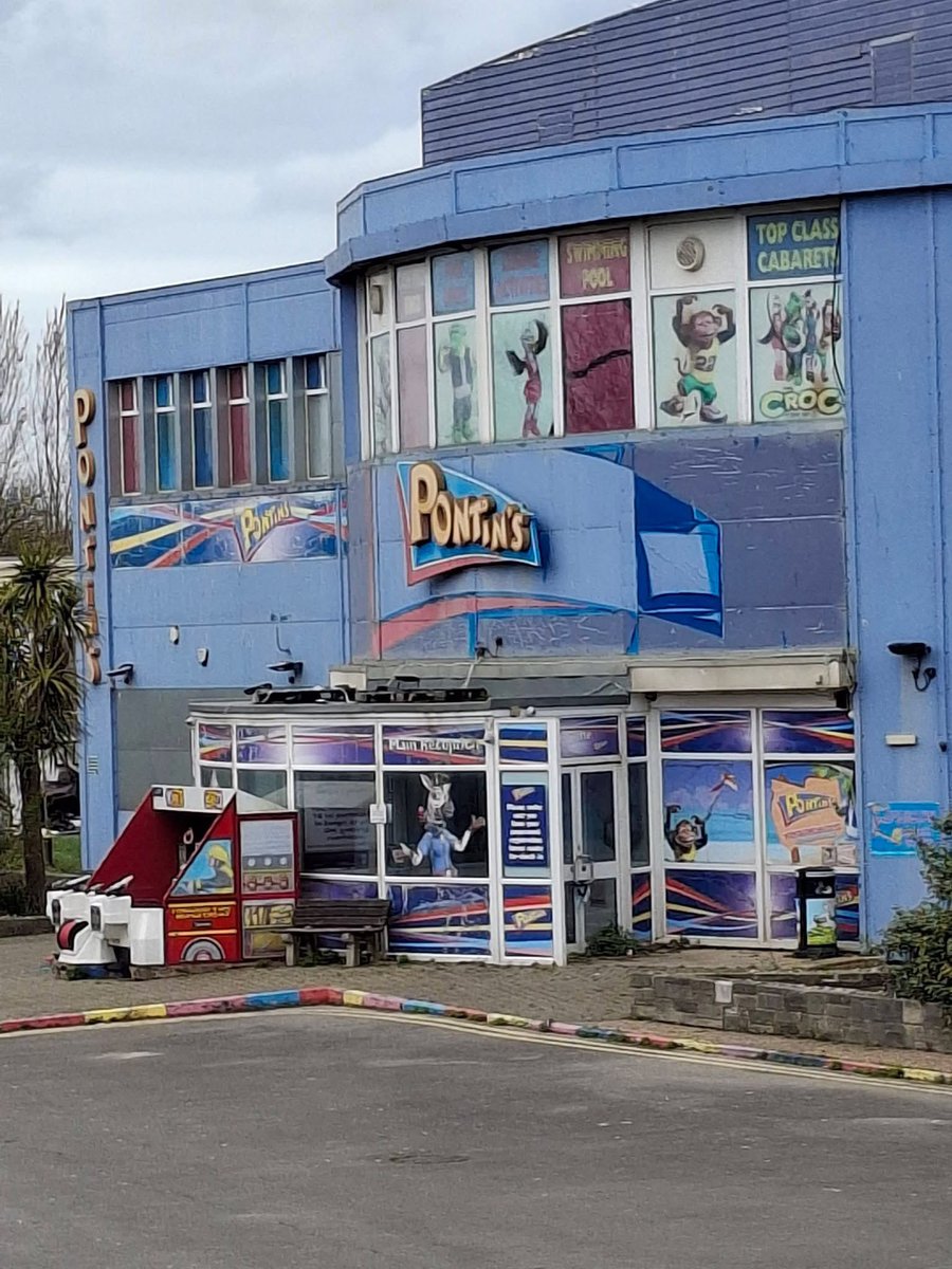 GrantSRivers's tweet image. Abandoned Pontins Holiday Park Camber Sands East Sussex near Rye.

Pontins, shut its doors for good in November 2023, having been open since 1968.

What a sad state of affairs! 😳
#Pontins #Rye #CamberSands