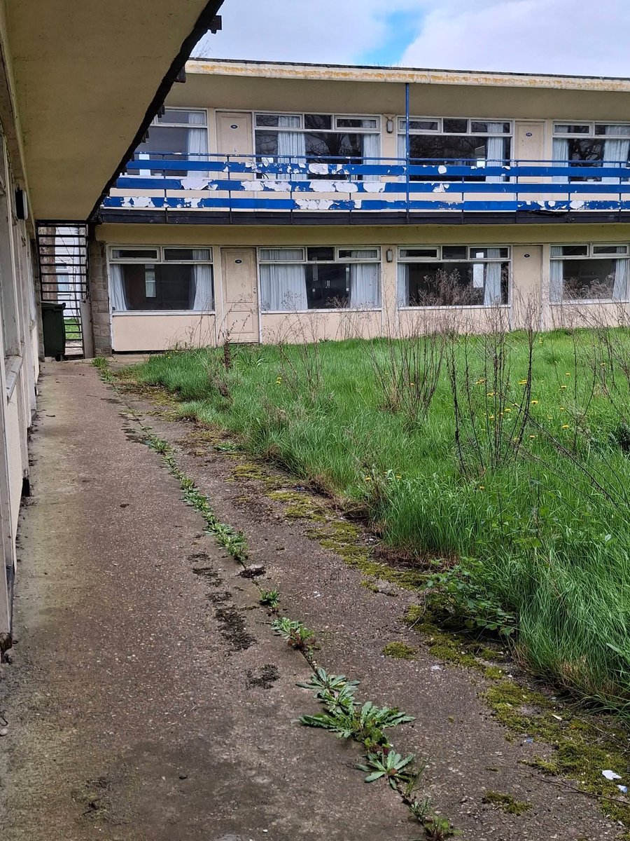 GrantSRivers's tweet image. Abandoned Pontins Holiday Park Camber Sands East Sussex near Rye.

Pontins, shut its doors for good in November 2023, having been open since 1968.

What a sad state of affairs! 😳
#Pontins #Rye #CamberSands