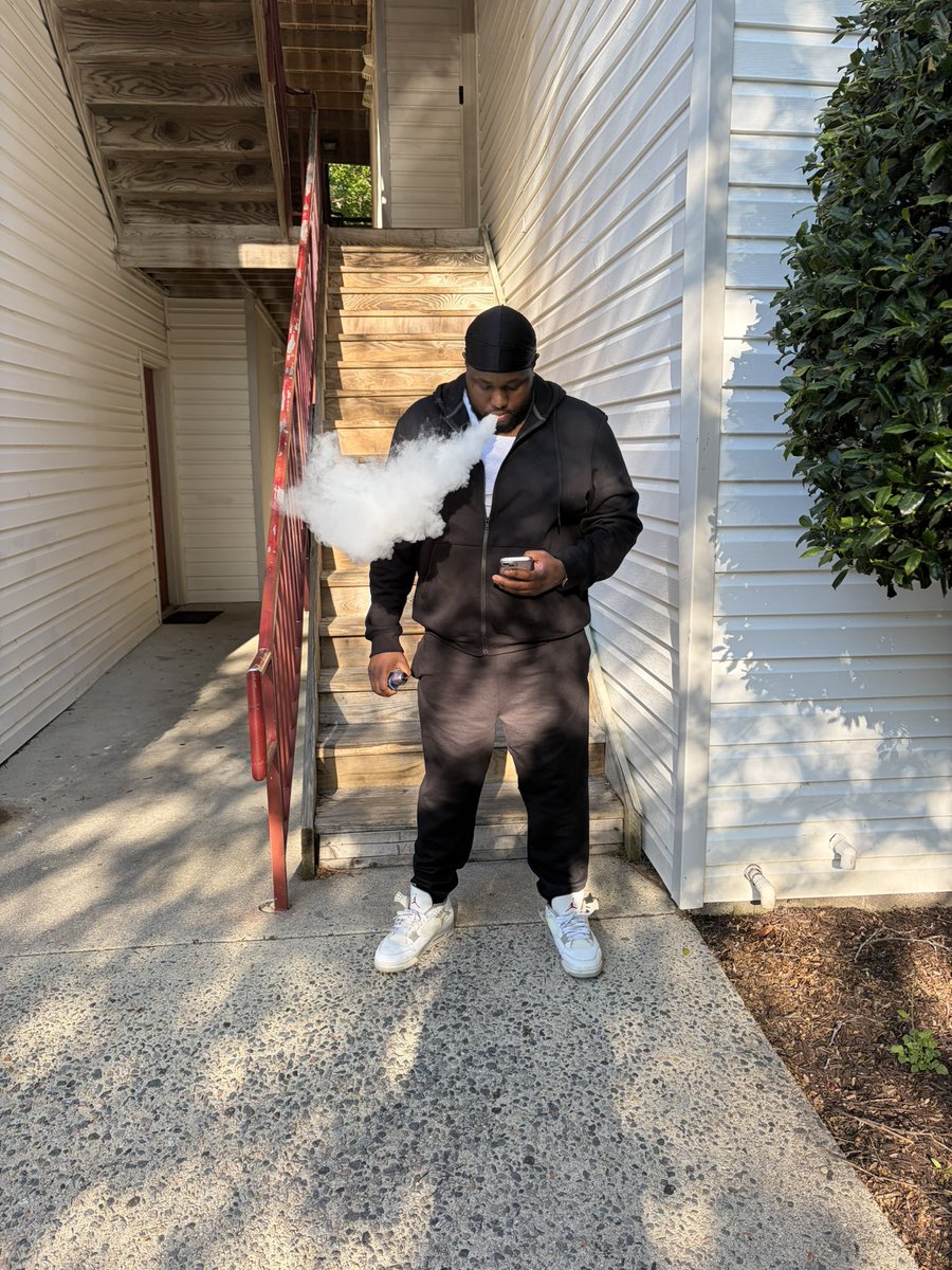 WavyGatz_'s tweet photo. Sum Light https://t.co/8O6U3p75TT