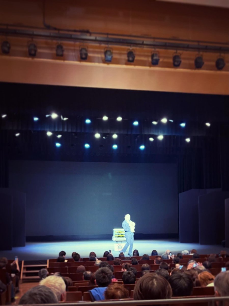 ryoer's tweet photo. 仙台公演‼︎
15年前に初めて舞台作品を観たとき、パントマイムってこんなことができるんだ！と心を撃ち抜かれるような衝撃を受けた

そんな感覚1人でも多くの方に届いたらいいなと思う。マイムってすごい

是非！生の舞台を自分の目で身体で体感してもらえたら嬉しいな

#がーまるちょば #gamarjobat https://t.co/FvwXYoqVmM