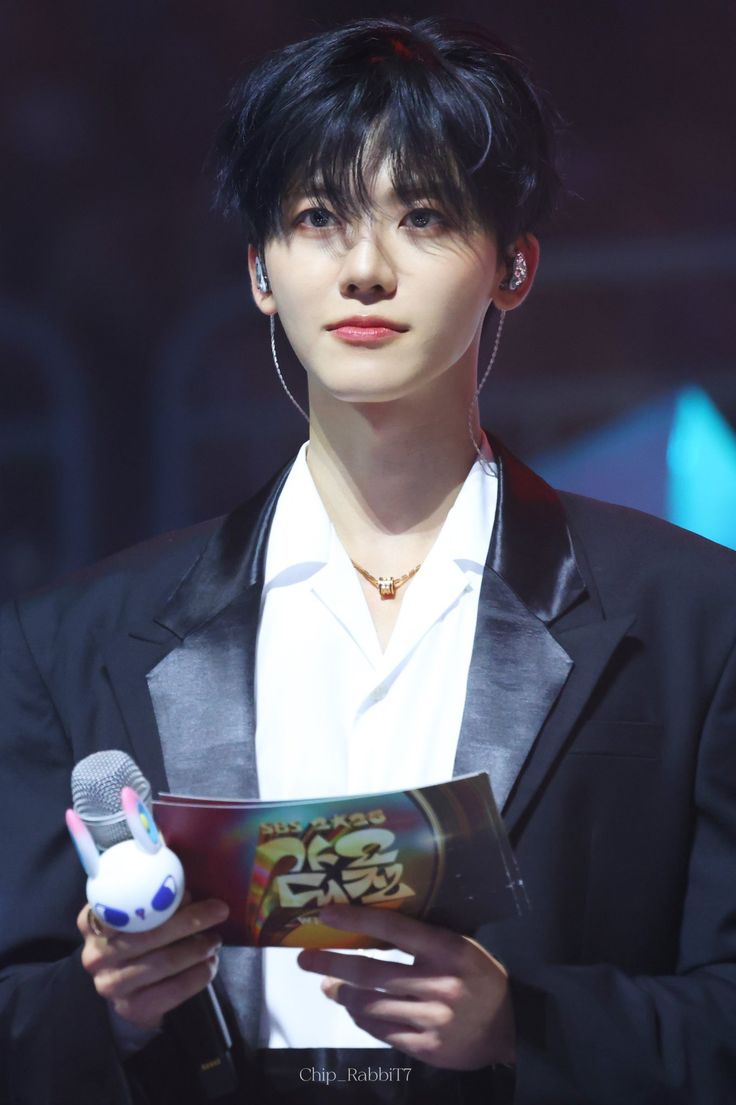 Emcee, 𝗚𝗮𝗺𝗮niel — #bluesevows tweet media