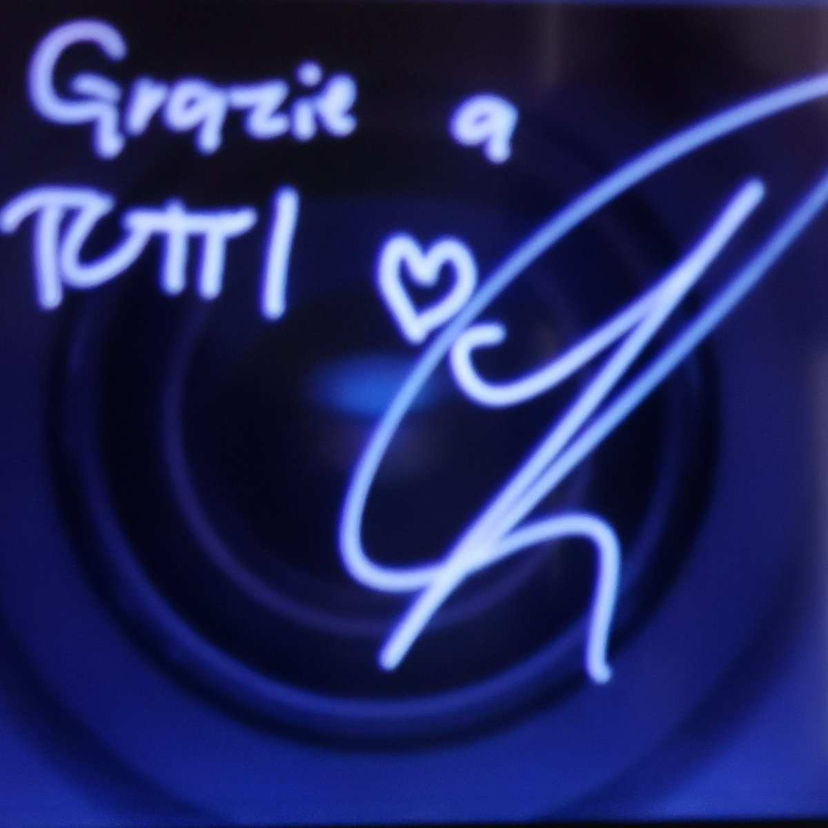 JohnnyZiz's tweet photo. Grazie a te @janniksin! https://t.co/nlWuzNw0II