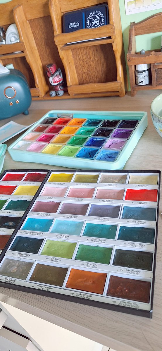 Hashuran's tweet photo. My bestfriends are these supplies 🤍

#art https://t.co/JyTUbXCPZB