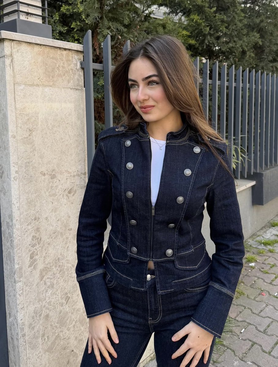 Classigram tweet media