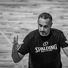 El pròxim convidat a Gent de Bàsquet és <a href="/jotacuspi/">Jota Cuspinera</a>, entrenador de bàsquet professional.

👉 Ha entrenat a l'Estudiantes, Fuenlabrada, Saragossa i el San Pablo Burgos.

🗣️ Deixeu aquí les vostres preguntes que les contestarem a l'inici del programa.