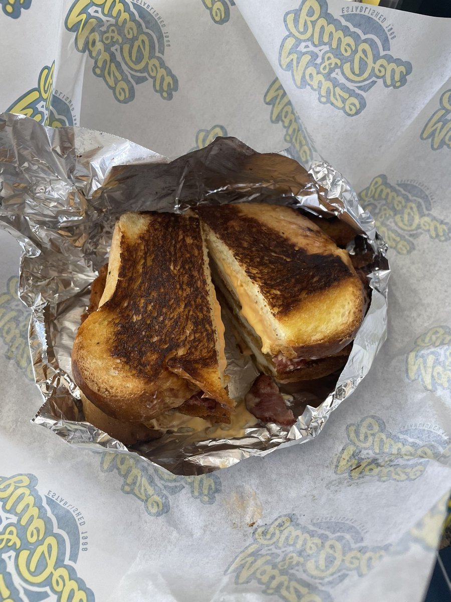 ergnedstrgfw tweet media