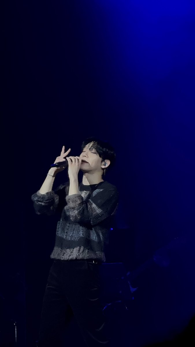CCY2161's tweet photo. 수고 많았어 💛

#ArcadiaSINGAPORE #CHEN #ArcadiaTour https://t.co/bHA3whS4KQ
