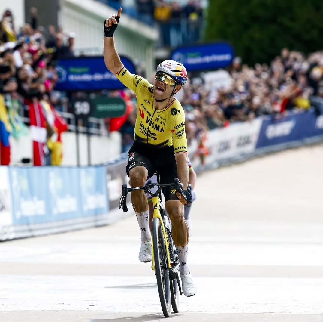 De lejarreta y sean kelly. tweet media