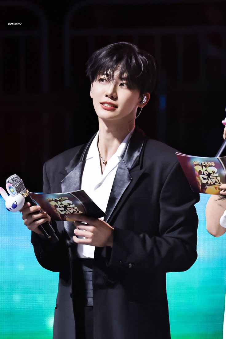 Emcee, 𝗚𝗮𝗺𝗮niel — #bluesevows tweet media