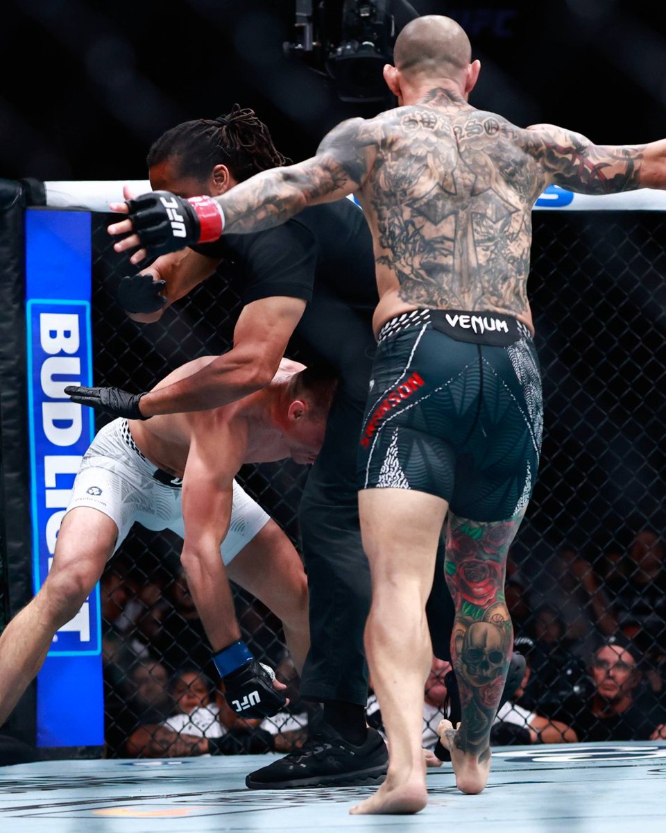 UFCEspanol's tweet photo. La manera perfecta de terminar una carrera 😎 Solo hay un Cub Swanson 🫡
#UFC327 https://t.co/oZmNBQ0Wgc