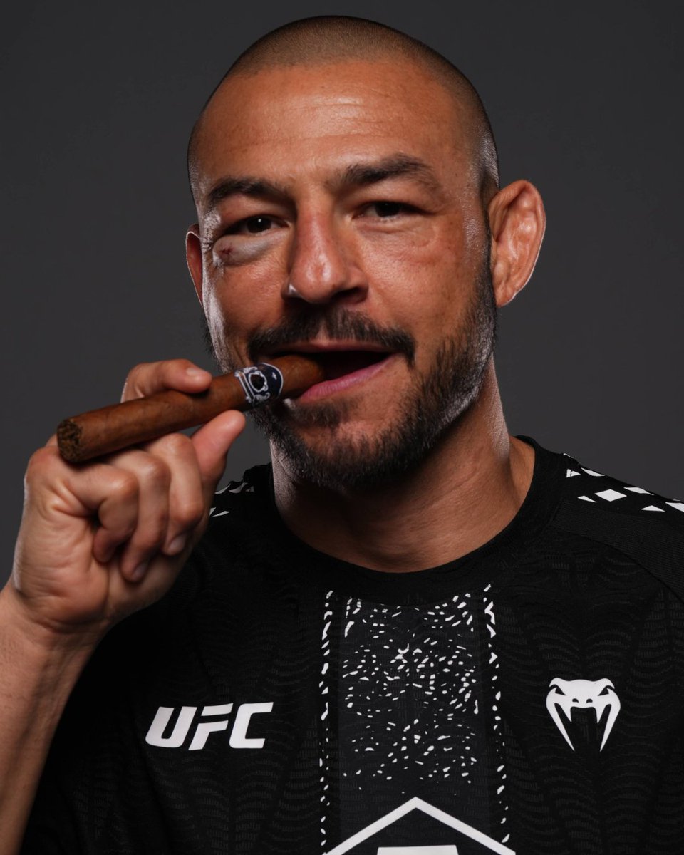 UFCEspanol's tweet photo. La manera perfecta de terminar una carrera 😎 Solo hay un Cub Swanson 🫡
#UFC327 https://t.co/oZmNBQ0Wgc
