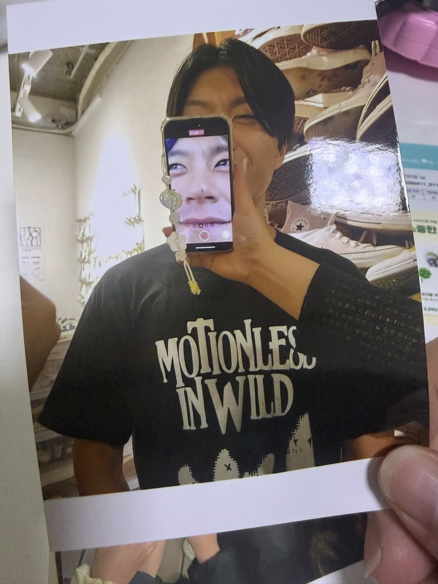 개인적으로 좋아하는 용혁님 사진을 인화했다
용프트친에게 주려했는데 거부한다
슬프다
